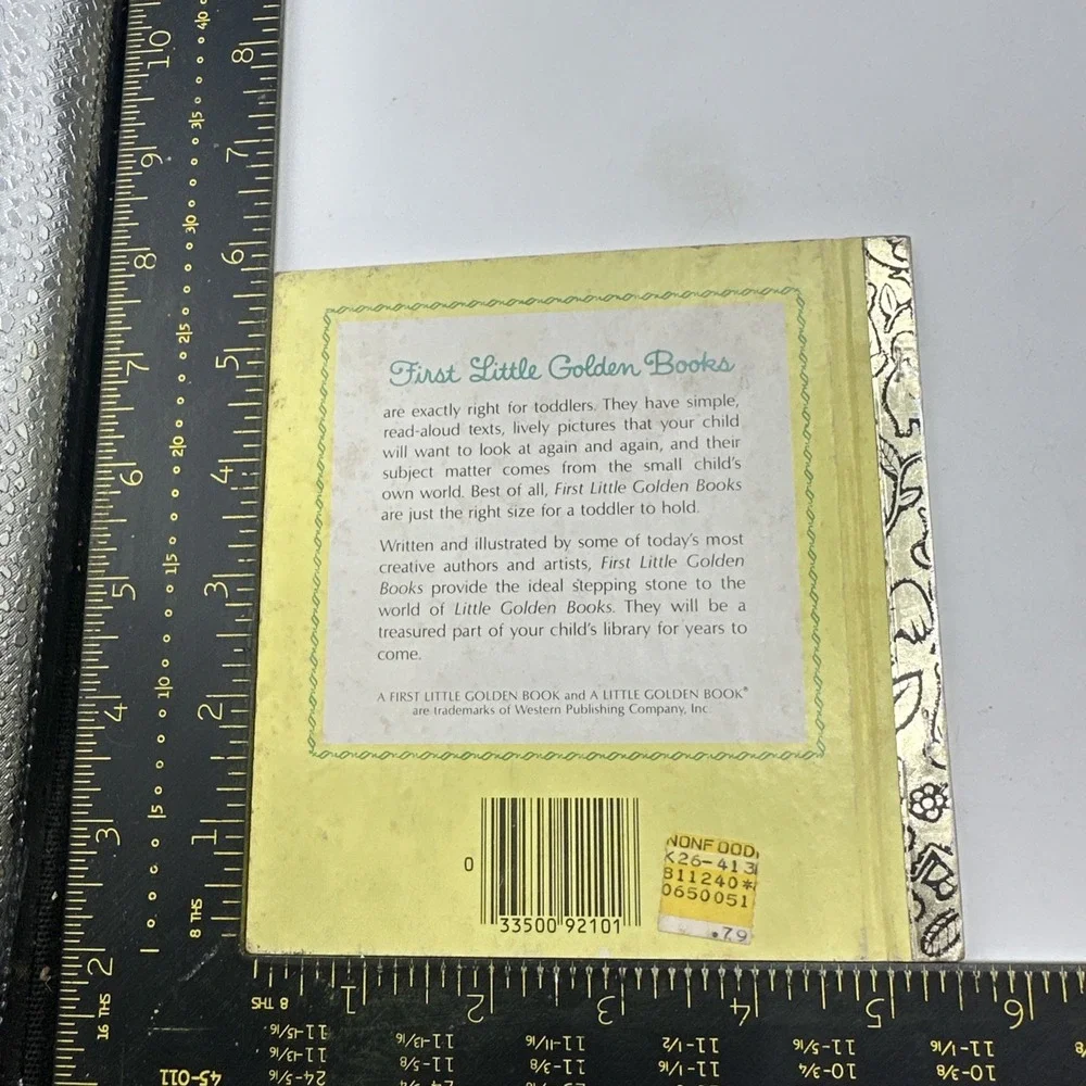 A First Little Golden Book : Panda Bear's‎ Secret - Michaela Muntean (HC, 1982)